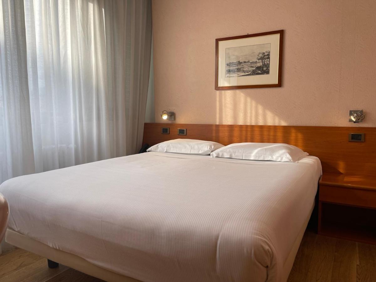 Crystal Hotel Varese Dış mekan fotoğraf
