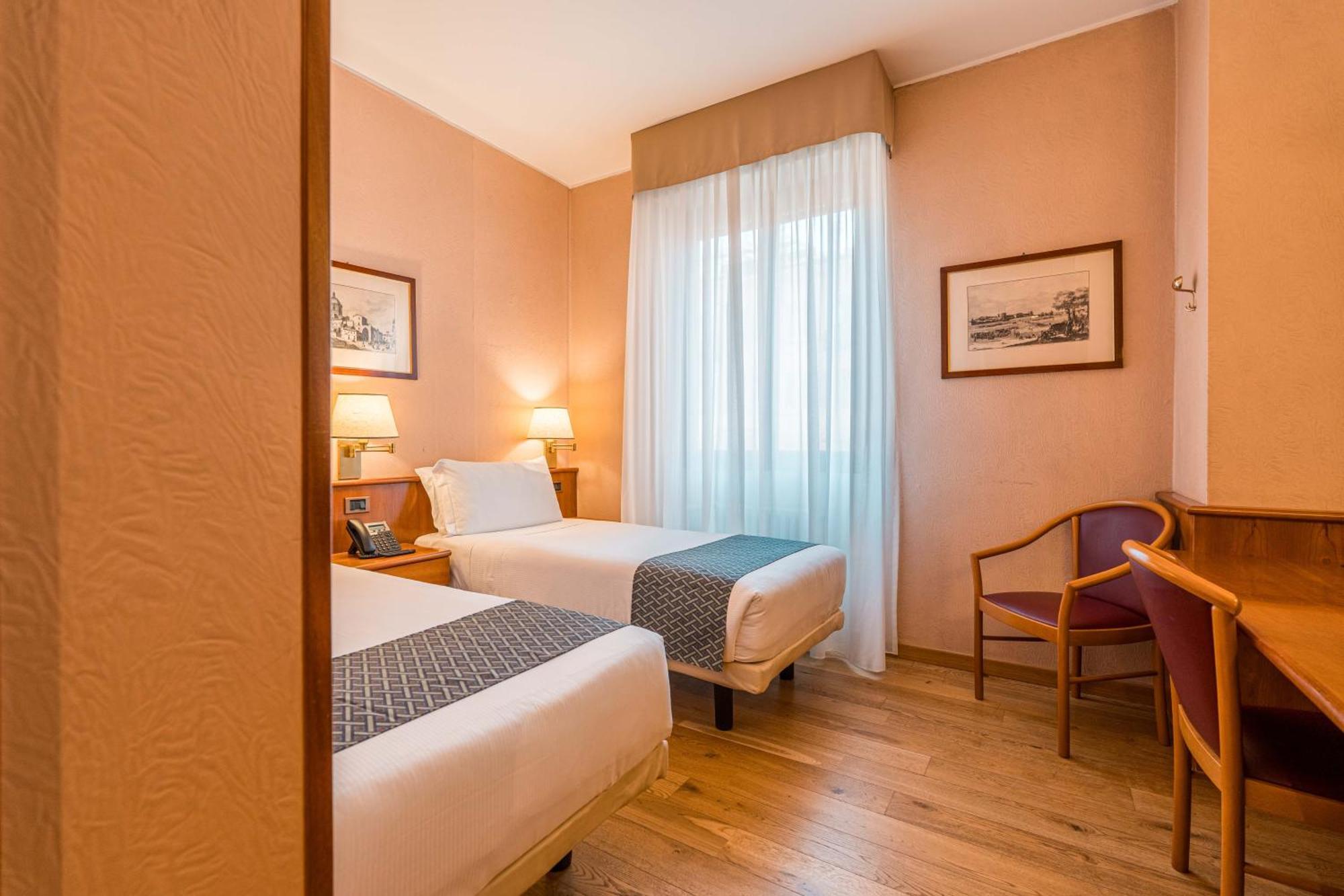 Crystal Hotel Varese Dış mekan fotoğraf