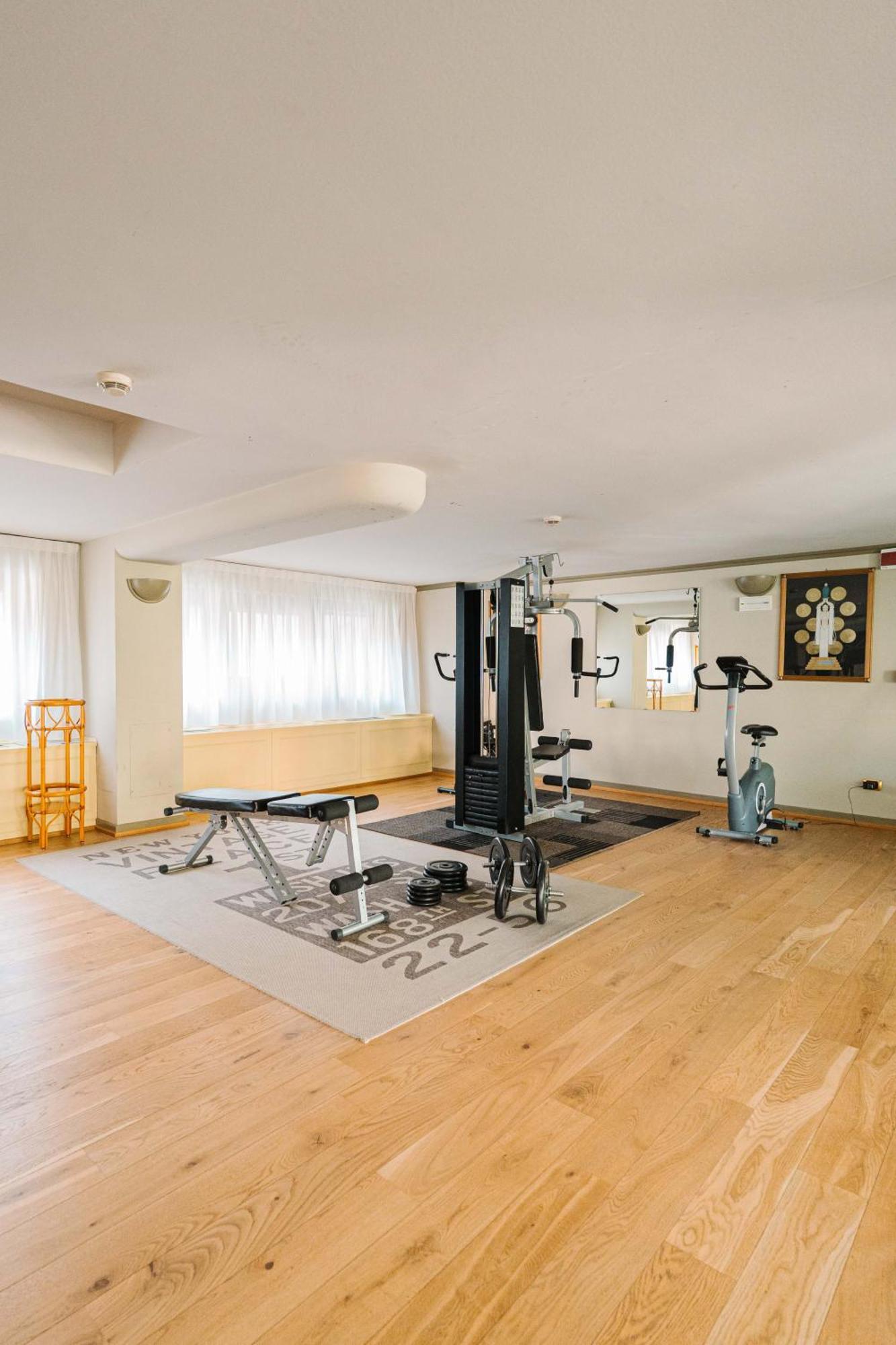 Crystal Hotel Varese Dış mekan fotoğraf