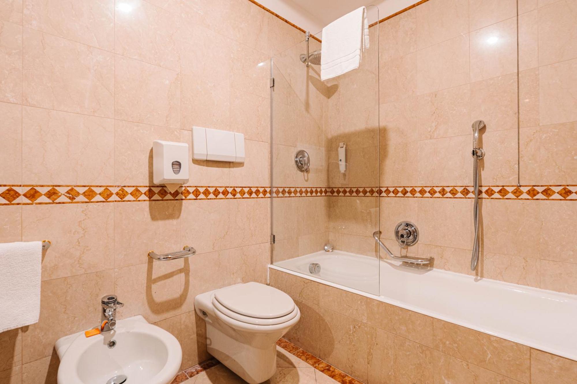 Crystal Hotel Varese Dış mekan fotoğraf