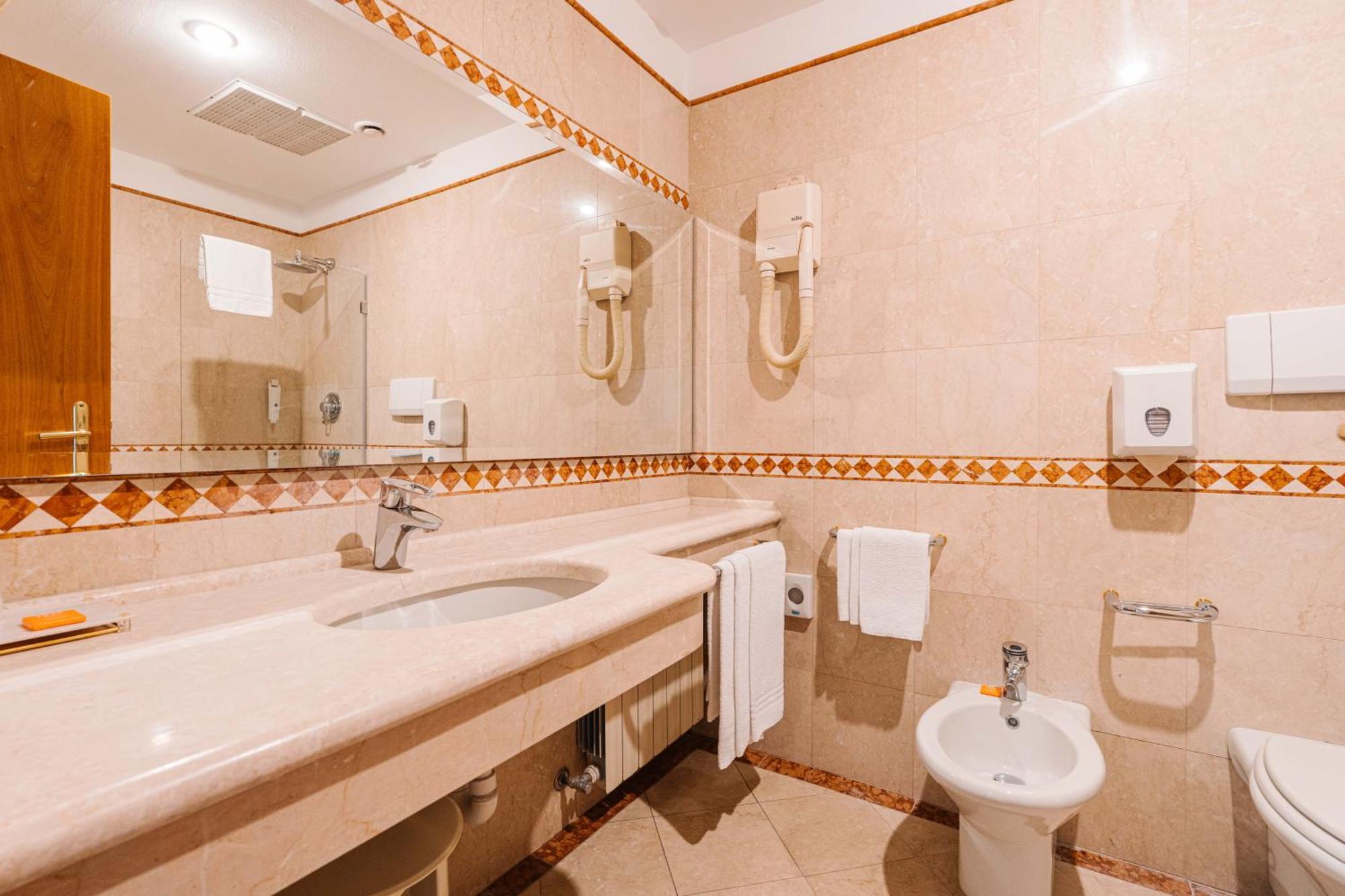 Crystal Hotel Varese Dış mekan fotoğraf