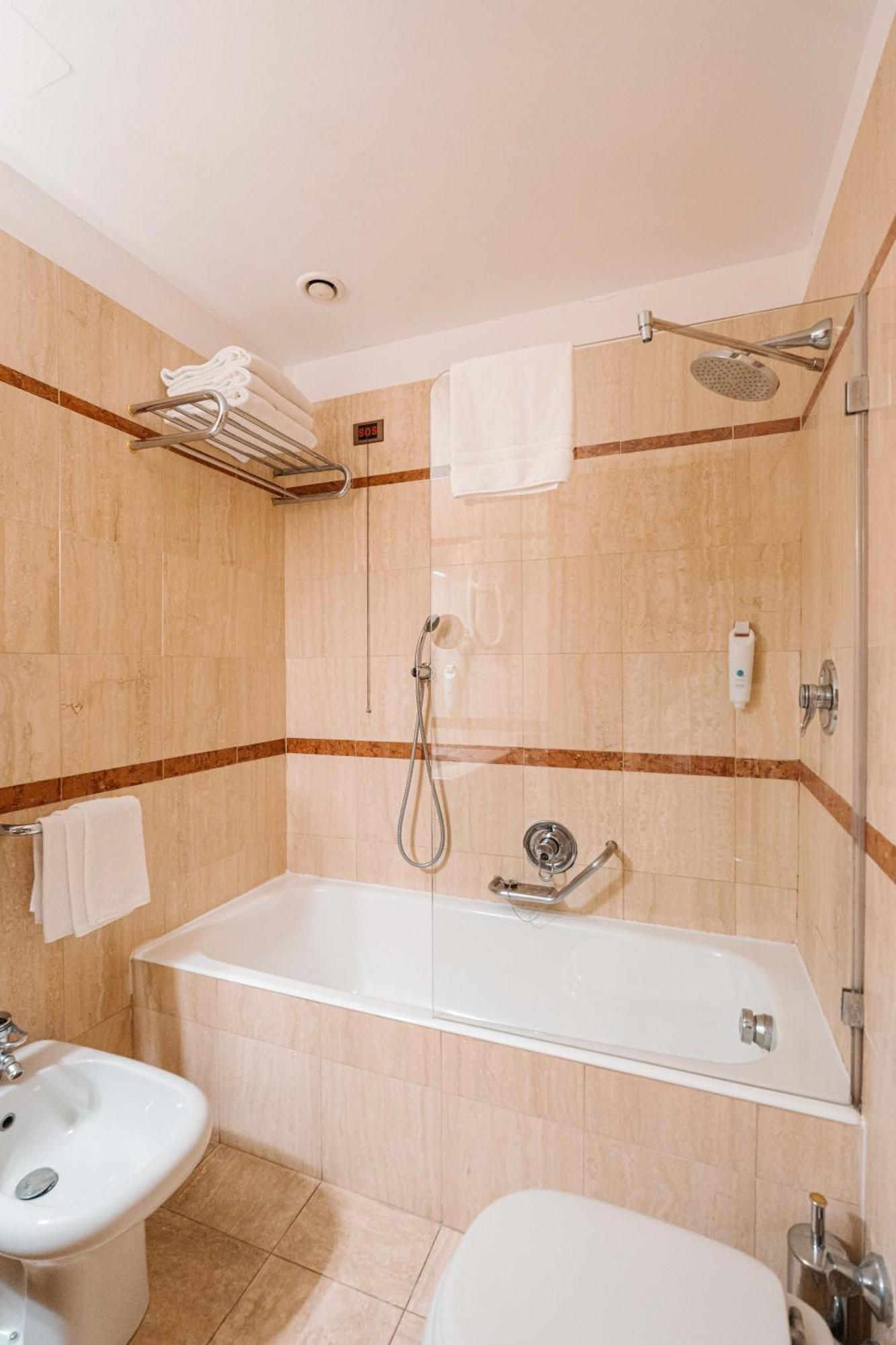 Crystal Hotel Varese Dış mekan fotoğraf