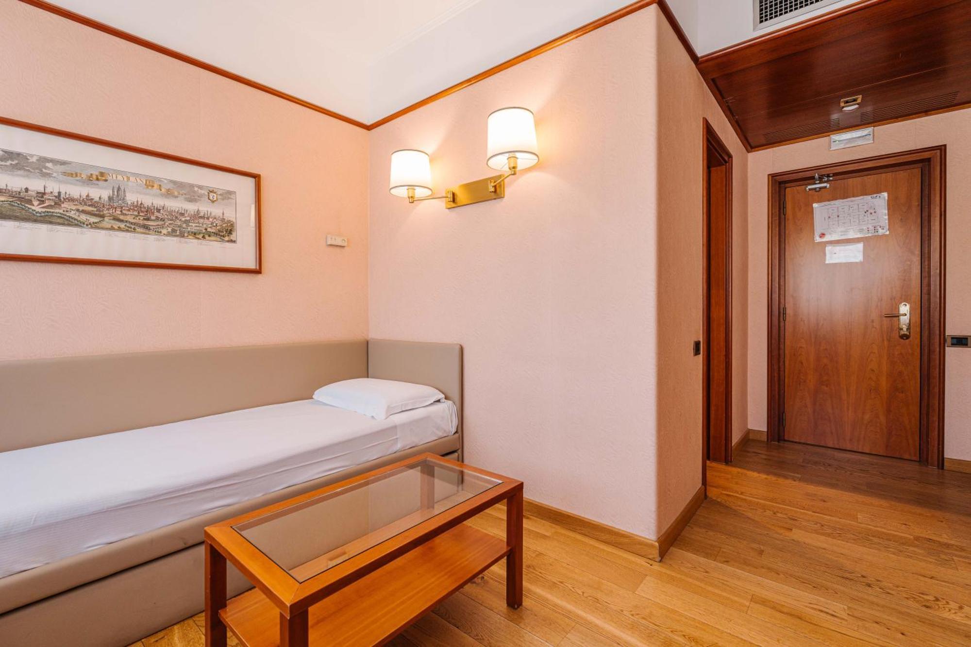 Crystal Hotel Varese Dış mekan fotoğraf