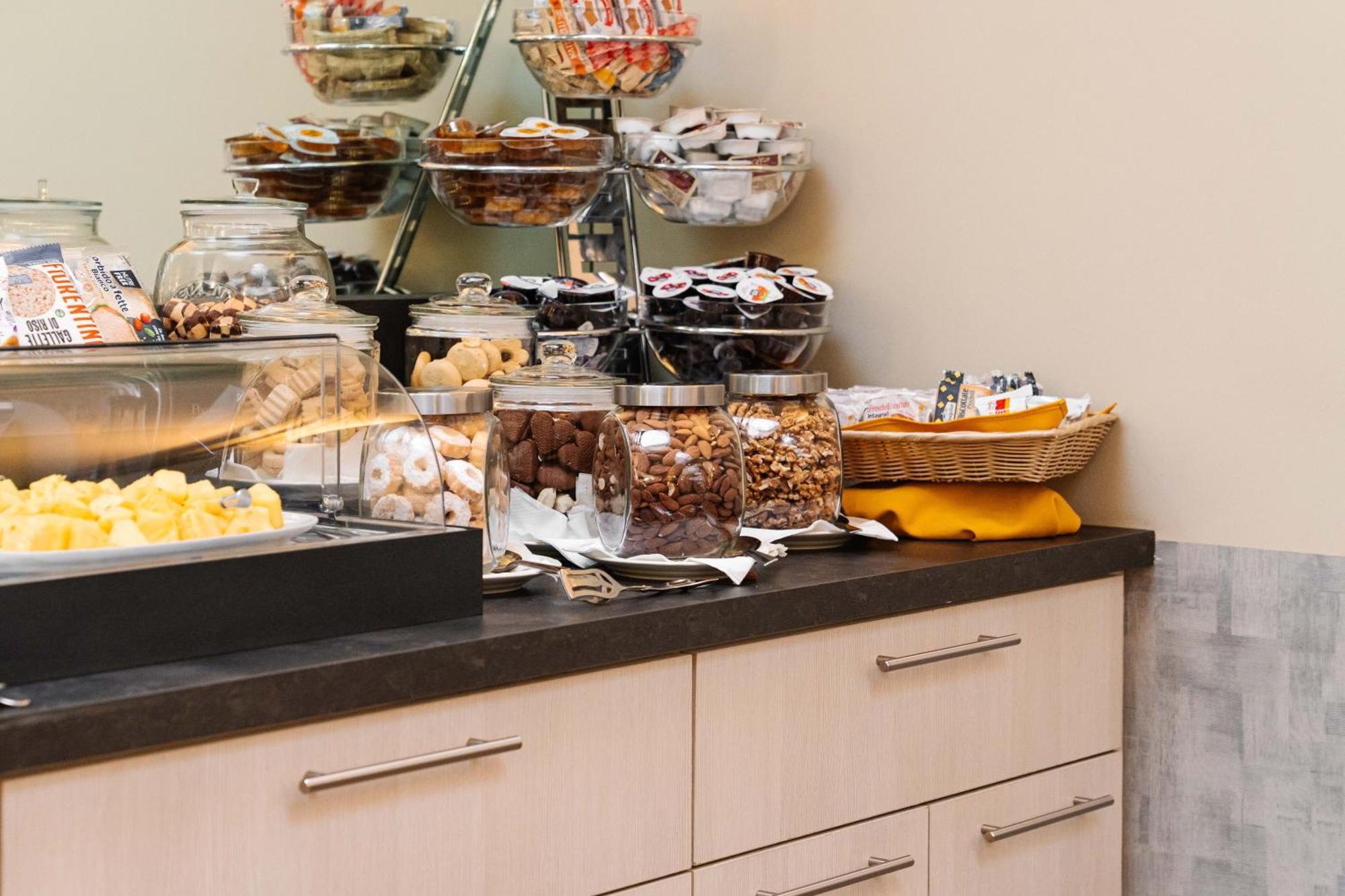 Crystal Hotel Varese Dış mekan fotoğraf
